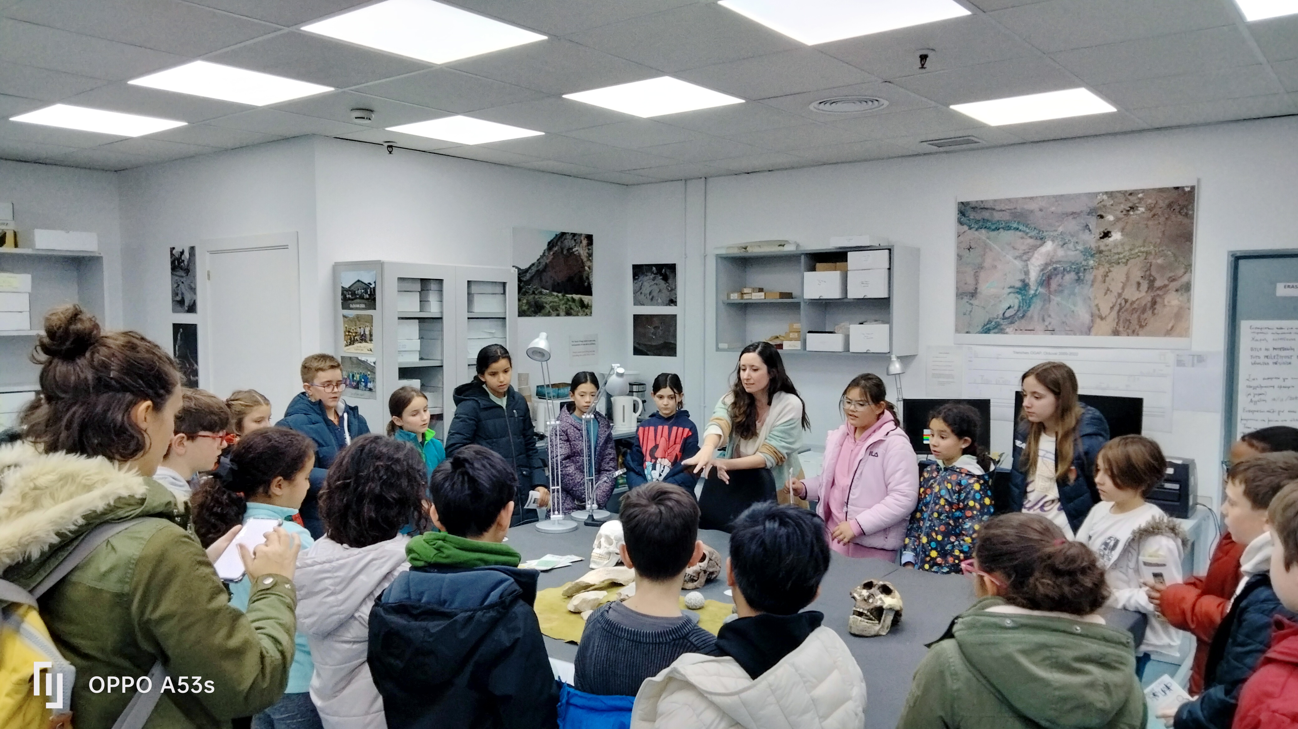 Un grupo de alumnos del CEIP Vicente Alexandre de las Rozas visita el CCHS Un grupo de alumnos del CEIP Vicente Alexandre de las Rozas visita el CCHS