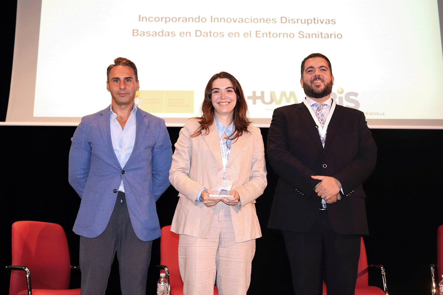 Premian a la investigadora del CSIC Laura Centeno por su análisis sobre los retos legales y de gobernanza de los datos sanitarios en la investigación de enfermedades raras Premian a la investigadora del CSIC Laura Centeno por su análisis sobre los retos legales y de gobernanza de los datos sanitarios en la investigación de enfermedades raras