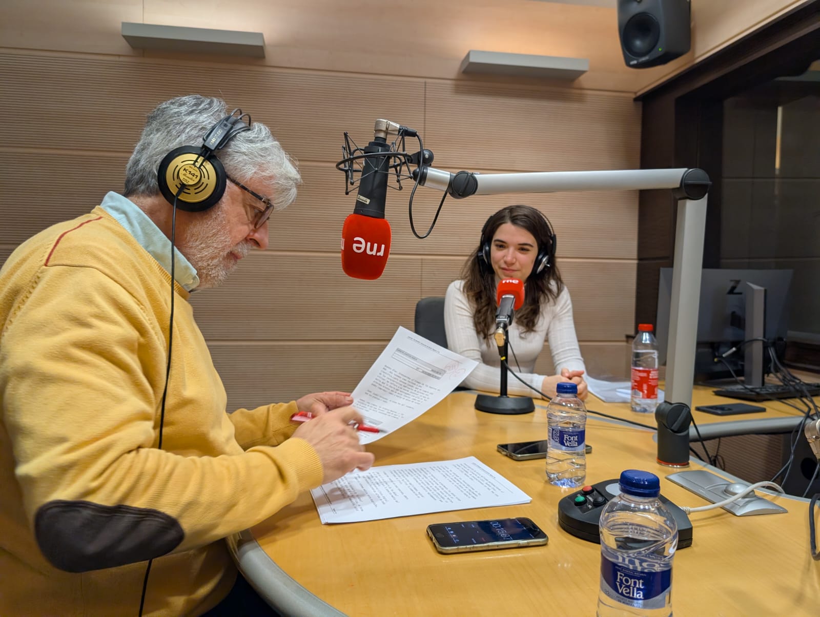 En marzo, la invitación a Laura Centeno (IFS, CSIC) permitió acercar a la audiencia un tema de plena actualidad, como es la construcción de infraestructuras europeas de datos sanitarios y sus implicaciones sociales y éticas.