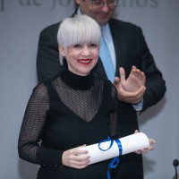 El pasado miércoles 5 de octubre Remedios Zafra, investigadora del Instituto de Filosofía del CSIC recibió el Premio Internacional de Ensayo Jovellanos en Gijón por su obra "El bucle invisible" El pasado miércoles 5 de octubre Remedios Zafra, investigadora del Instituto de Filosofía del CSIC recibió el Premio Internacional de Ensayo Jovellanos en Gijón por su obra "El bucle invisible"