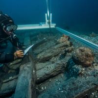 Trabajo arqueológico en el pecio Mortella 3 -1527, Córcega, Francia- Foto Christoph Gerigk Ana Crespo Solana (IH) publica un monográfico sobre yacimientos submarinos de naufragios