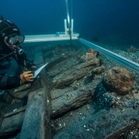 arqueólogo trabajando. Yacimiento Ribadeo I (ForSEAdiscovery, Maritime Archaeology LtD, INA) arqueólogo trabajando. Yacimiento Ribadeo I (ForSEAdiscovery, Maritime Archaeology LtD, INA)