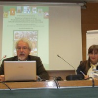 El escrito Alfredo Gómez Cerdá y Brígida M. Pastor (ILLA) durante la conferencia inaugural del congreso.