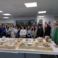 Un año más los alumnos del IES Alonso de Berruguete visitan el CCHS para conocer la carrera investigadora Un año más los alumnos del IES Alonso de Berruguete visitan el CCHS para conocer la carrera investigadora