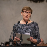 La filóloga y escritora Paloma Díaz-Mas ingresa en la RAE para ocupar la silla «i» La filóloga y escritora Paloma Díaz-Mas ingresa en la RAE para ocupar la silla «i»