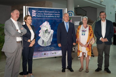 De izquierda a derecha: Txetxu Ausín, director del Instituto de Filosofía (IFS-CSIC), Ricardo Mairal Usón, rector de la UNED, Eulalia Pérez Sedeño (IFS-CSIC), y Jorge Sainz González del Consejo Asesor de la OEI, en la inauguración del XIV Congreso Iberoamericano de Ciencia, Tecnología y Género. 13 de septiembre de 2023 / Lorenzo Plana Torres / CSIC. De izquierda a derecha: Txetxu Ausín, director del Instituto de Filosofía (IFS-CSIC), Eloísa del Pino, directora del CSIC,Ricardo Mairal Usón, rector de la UNED, Eulalia Pérez Sedeño (IFS-CSIC), y Jorge Sainz González del Consejo Asesor de la OEI, en la inauguración del XIV Congreso Iberoamericano de Ciencia, Tecnología y Género. 13 de septiembre de 2023 / Lorenzo Plana Torres / CSIC.