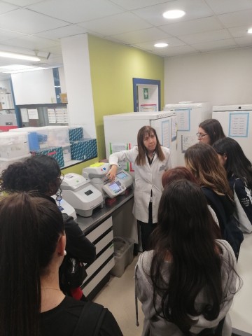 Participantes de "Científic@s en prácticas" visitan cinco centros de investigación Participantes de "Científic@s en prácticas" visitan cinco centros de investigación